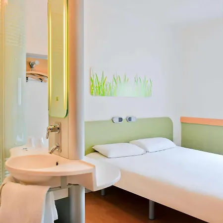 Ibis Budget Centre Gare Отель Ним